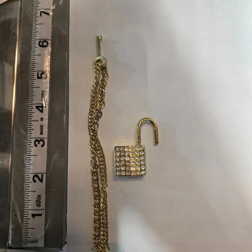 Unbranded elegant gold
